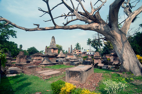 9. The Dutch cemetery of Chinsurah